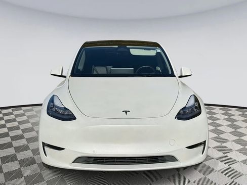 Used 2022 Tesla Model Y Long Range image 6