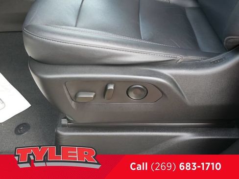 Used 2021 Chevrolet Suburban Z71 AWD/4WD image 26
