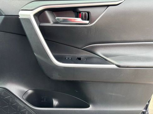 Used 2022 Toyota RAV4 XLE image 23