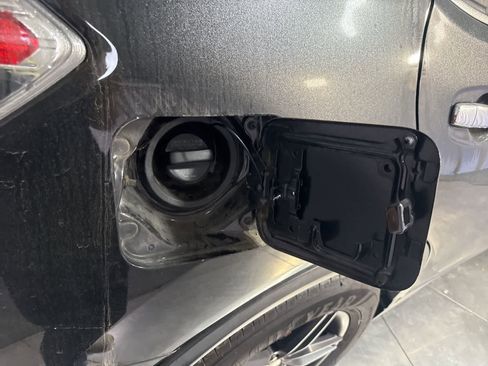 Used 2015 Nissan Rogue S w/ S Family Package image 15