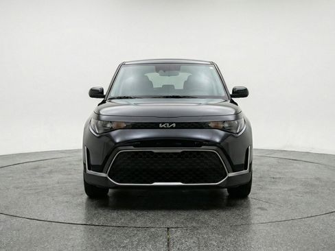 Used 2025 Kia Soul LX w/ LX Technology Package FWD image 2