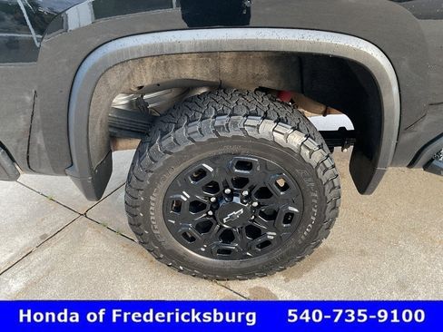 Used 2024 Chevrolet Silverado 2500 High Country w/ Midnight Edition AWD/4WD image 12