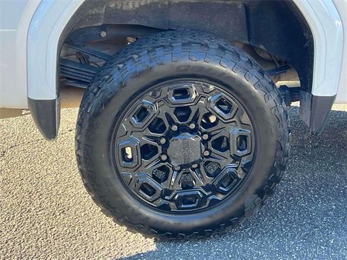 Used 2022 GMC Sierra 3500 Denali w/ Denali Ultimate Package image 11