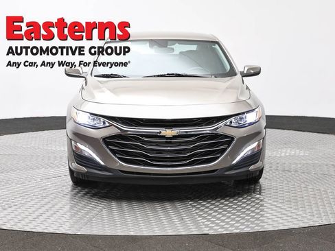 Used 2024 Chevrolet Malibu LT FWD image 2