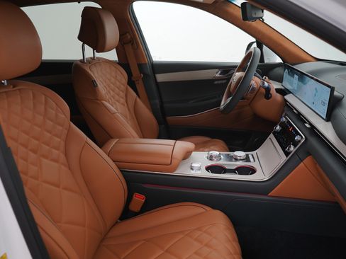 Used 2025 Genesis GV80 3.5T Prestige image 11