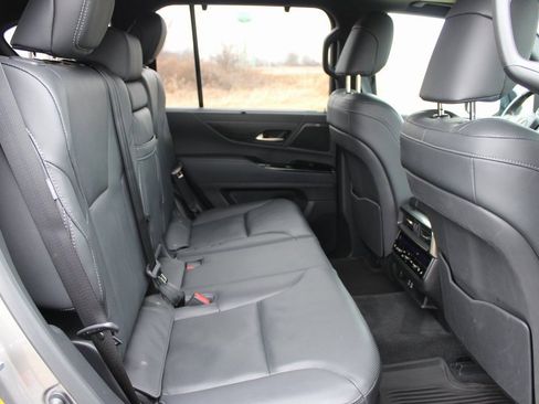 Used 2023 Lexus LX 600 4WD w/ Luxury Package image 19