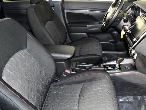 Used 2024 Mitsubishi Outlander Sport LE AWD/4WD image 40