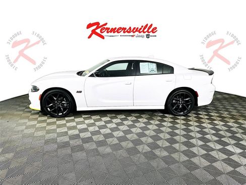 Used 2023 Dodge Charger R/T w/ Blacktop Package image 4