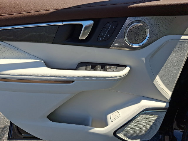 New 2026 Buick Enclave Avenir w/ Super Cruise Package FWD image 9