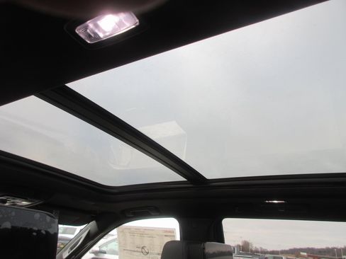 New 2026 GMC Yukon Denali w/ Denali Reserve Package image 14