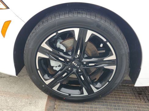 Used 2023 Kia K5 GT-Line image 9