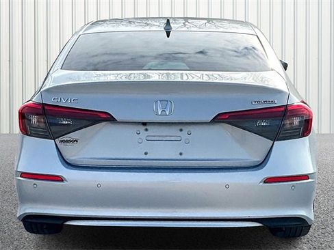Used 2023 Honda Civic Touring image 4