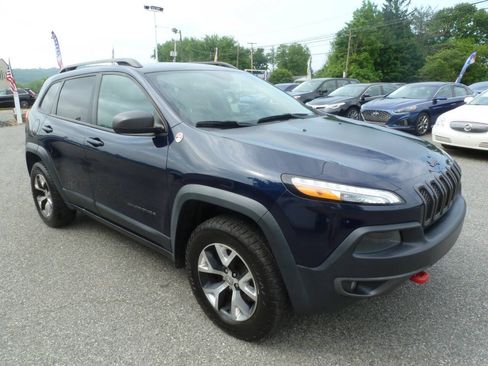 Used 2014 Jeep Cherokee Trailhawk AWD/4WD image 5
