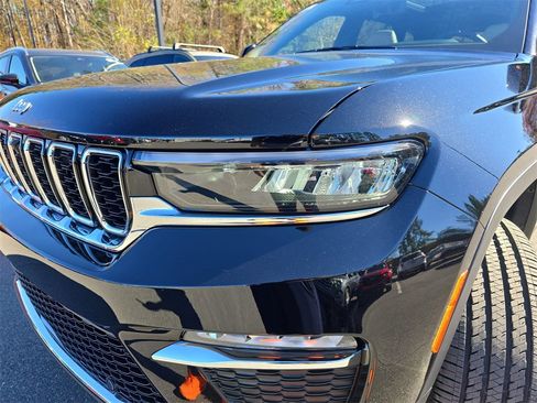 New 2025 Jeep Grand Cherokee Limited image 33