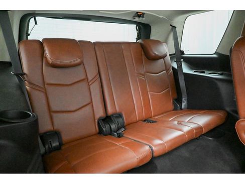 Used 2020 Cadillac Escalade Luxury image 19