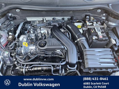 Used 2023 Volkswagen Taos SE w/ Panoramic Sunroof Package FWD image 25