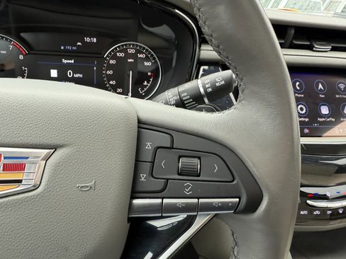 Used 2024 Cadillac XT6 Premium Luxury image 29