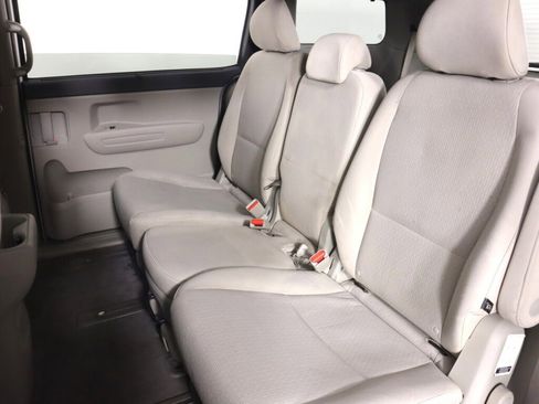 Used 2016 Kia Sedona LX w/ LX Convenience Package image 29