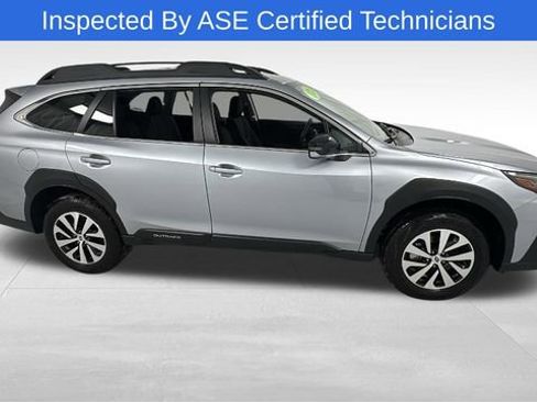 Certified 2025 Subaru Outback Premium image 2