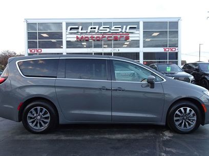 Used 2022 Chrysler Pacifica Touring-L