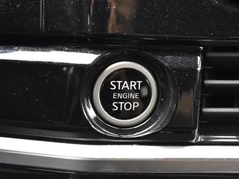 Used 2024 Nissan Pathfinder SV FWD image 27