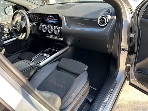 Certified 2025 Mercedes-Benz GLA 250 image 47