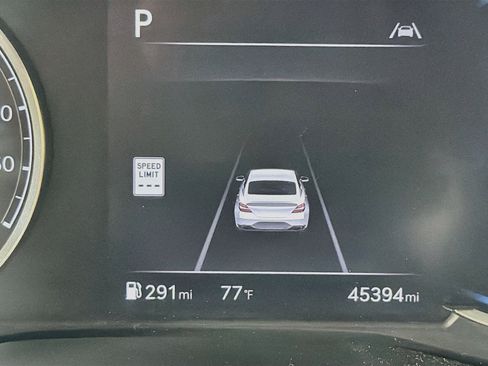 Used 2025 Genesis G70 2.5T RWD image 19