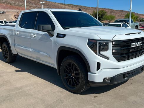 Used 2025 GMC Sierra 1500 Elevation w/ X31 Off-Road Package AWD/4WD image 8