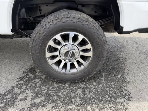 Used 2022 Ford F250 Lariat image 43