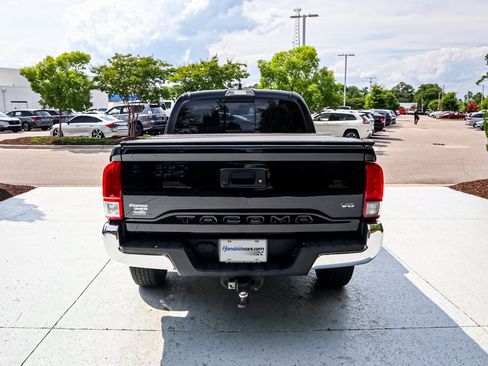 Used 2021 Toyota Tacoma SR5 RWD image 9