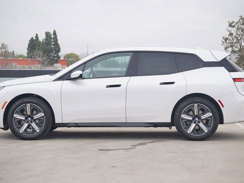 New 2026 BMW iX xDrive45 w/ Premium Package image 4