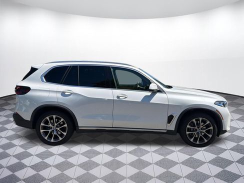 Certified 2024 BMW X5 xDrive40i w/ Premium Package AWD/4WD image 8
