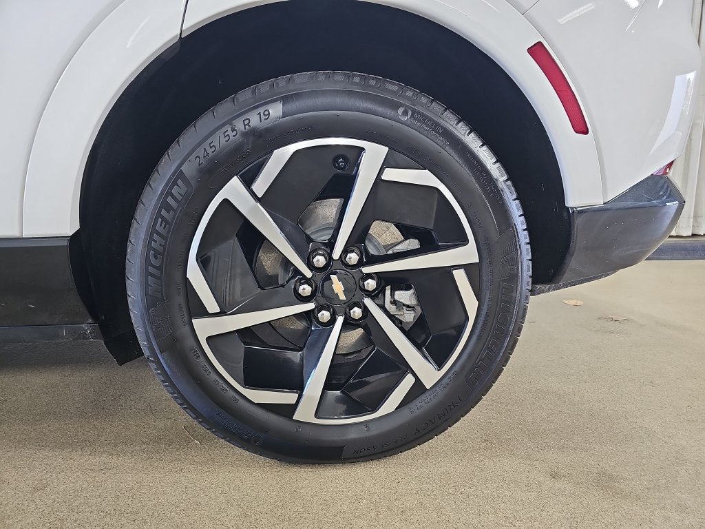 Certified 2024 Chevrolet Equinox EV LT AWD/4WD image 39