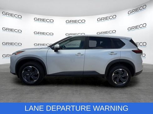 Used 2025 Nissan Rogue SV FWD image 4