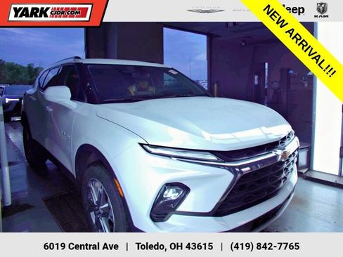 Used 2023 Chevrolet Blazer LT w/ Convenience Package FWD image 1
