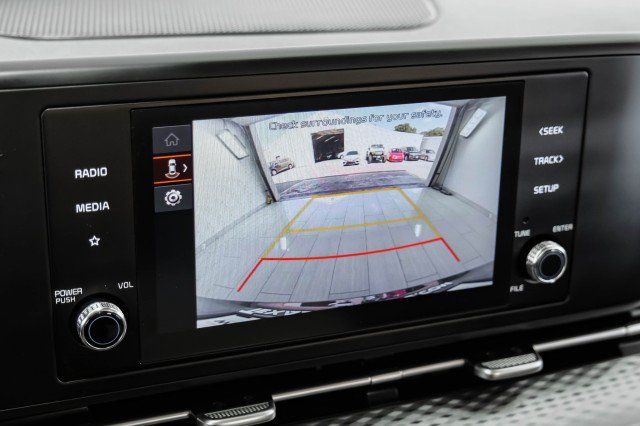 Used 2023 Kia Carnival LX FWD image 21