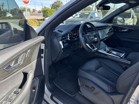Used 2023 Audi Q8 Premium Plus w/ Premium Plus Package image 9