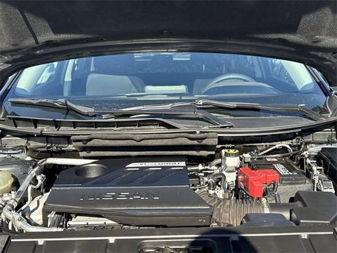 Used 2023 Nissan Rogue S image 21