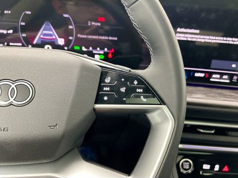 Used 2025 Audi Q5 Premium Plus w/ Premium Plus image 13