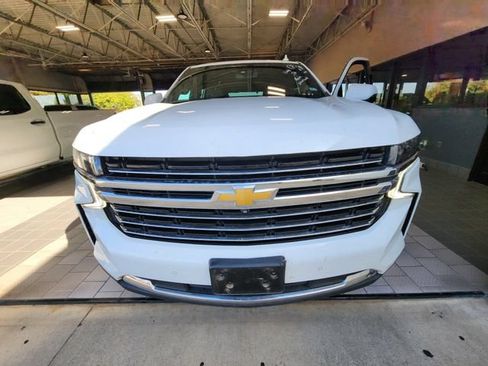Used 2024 Chevrolet Tahoe LT w/ LT Signature Package RWD image 2