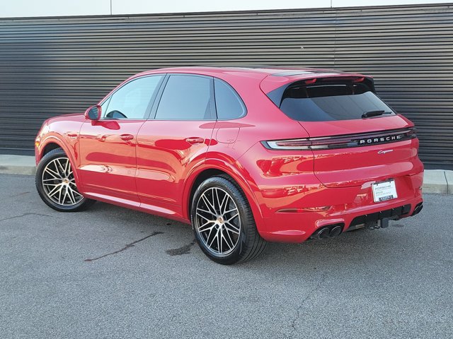 Certified 2025 Porsche Cayenne E-Hybrid AWD/4WD image 3