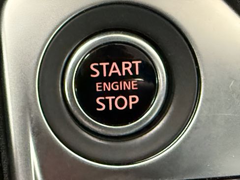 Used 2025 Nissan Sentra SR w/ SR Premium Package FWD image 28