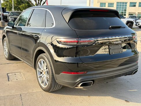 Used 2019 Porsche Cayenne AWD/4WD image 2