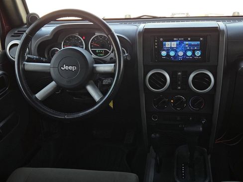 Used 2010 Jeep Wrangler Unlimited Sahara w/ Dual Top Group AWD/4WD image 19