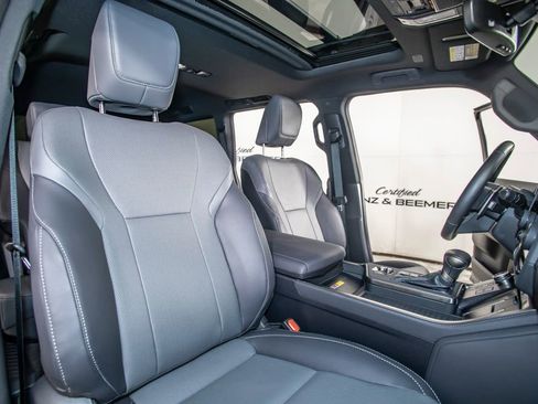 Used 2024 Lexus GX 550 w/ Accessory Package (31) AWD/4WD image 20