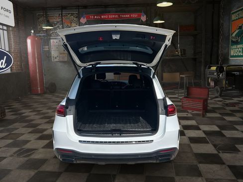 Used 2022 Mercedes-Benz GLE 350 4MATIC w/ AMG Line Exterior image 10