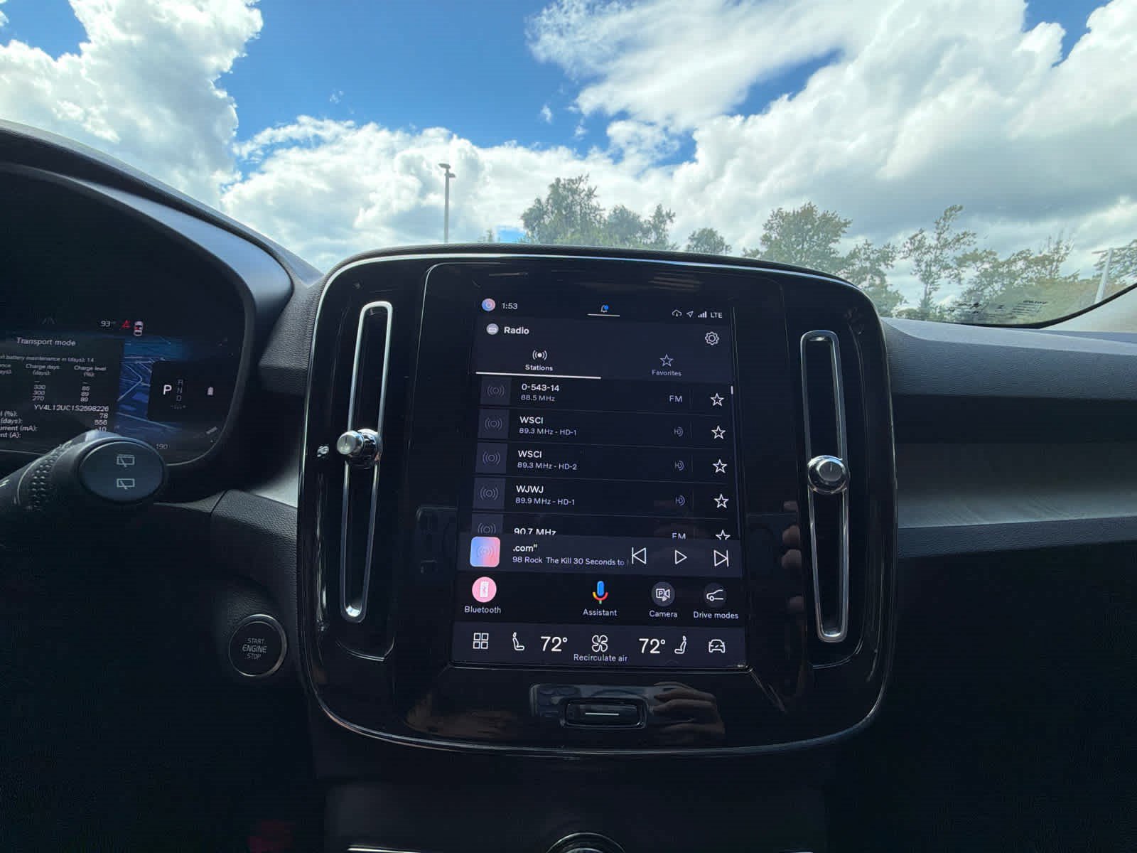 Used 2025 Volvo XC40 B5 Plus AWD/4WD image 33
