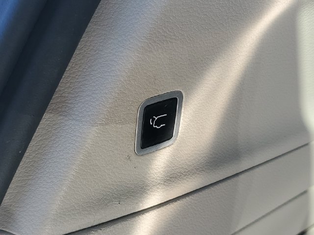 Used 2019 Chrysler Pacifica Limited FWD image 8