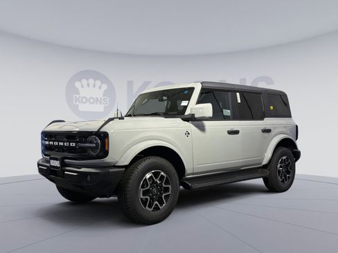 New 2026 Ford Bronco Outer Banks AWD/4WD image 1