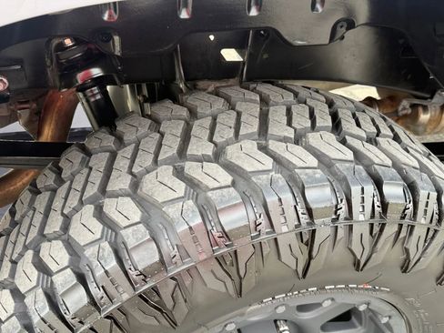 Used 2020 Toyota Tundra SR5 w/ SR5 Upgrade Package AWD/4WD image 33